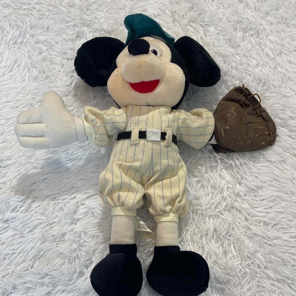Disneyland Walt Disney World MICKEY BASEBALL PLAYER VINTAGE
